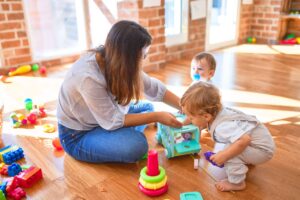 Bildschirmzeit für Kleinkinder stört die Entwicklung.